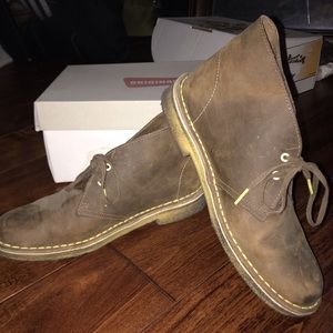 Womenns Clark’s Desert Boot